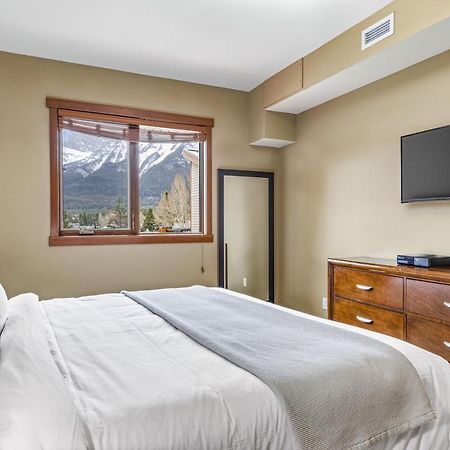Alluring Mountain View Condo - Right In The Heart Of Downtown - Managed By Little Sister Getaways แคนมอร์ ภายนอก รูปภาพ